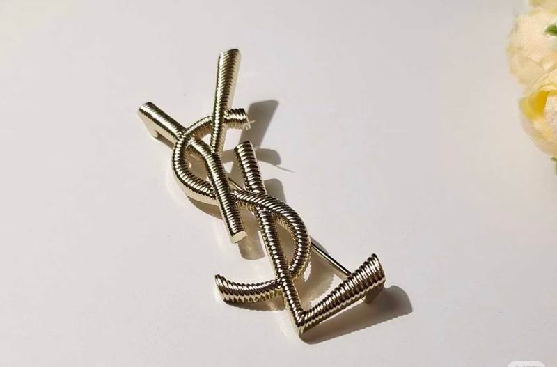 YSL Brooch 01yxx36